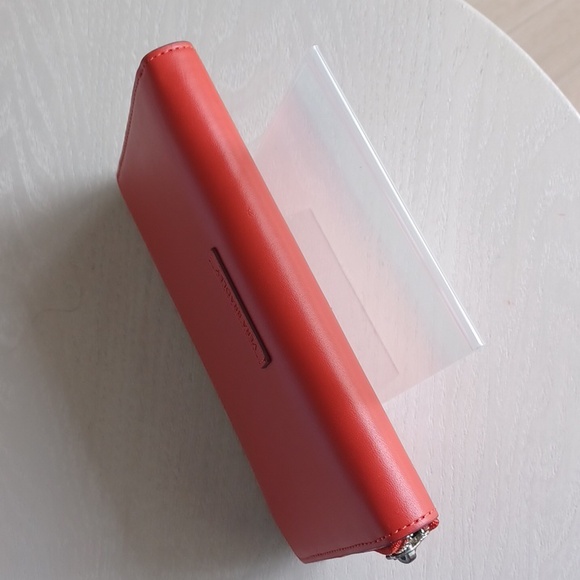 Vera Bradley Coral Red Faux Leather Accordian Style Zip Around Wallet - Picture 4 of 16